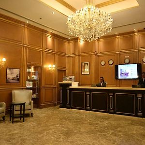 Premium Strato Hotel